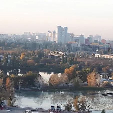Позняки Олени Пчілки Большая 3 Ка Возле Ашана كييف المظهر الخارجي الصورة
